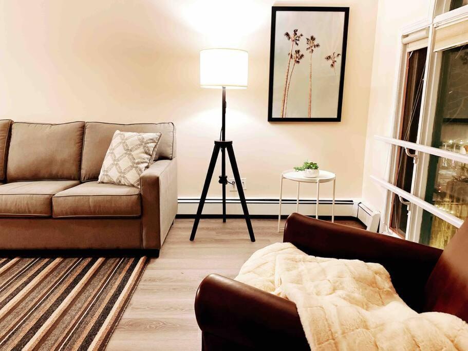Unit #301 Mountain View 1Br In Canmore Down Town Buitenkant foto
